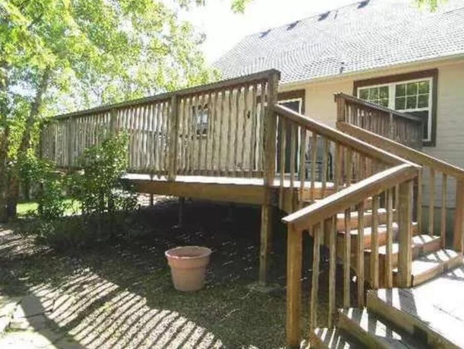 Wow! Spacious Retreat & Amazing Yard 2400+4Bd/3Bth 위치토 외부 사진