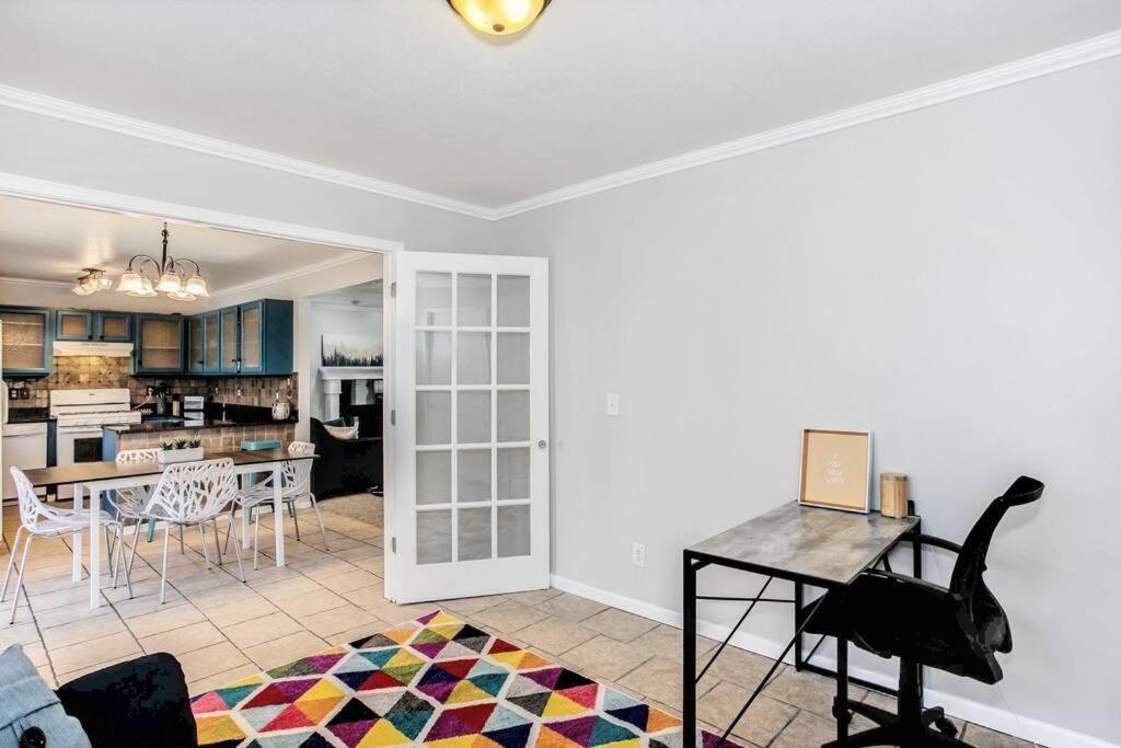 Wow! Spacious Retreat & Amazing Yard 2400+4Bd/3Bth 위치토 외부 사진