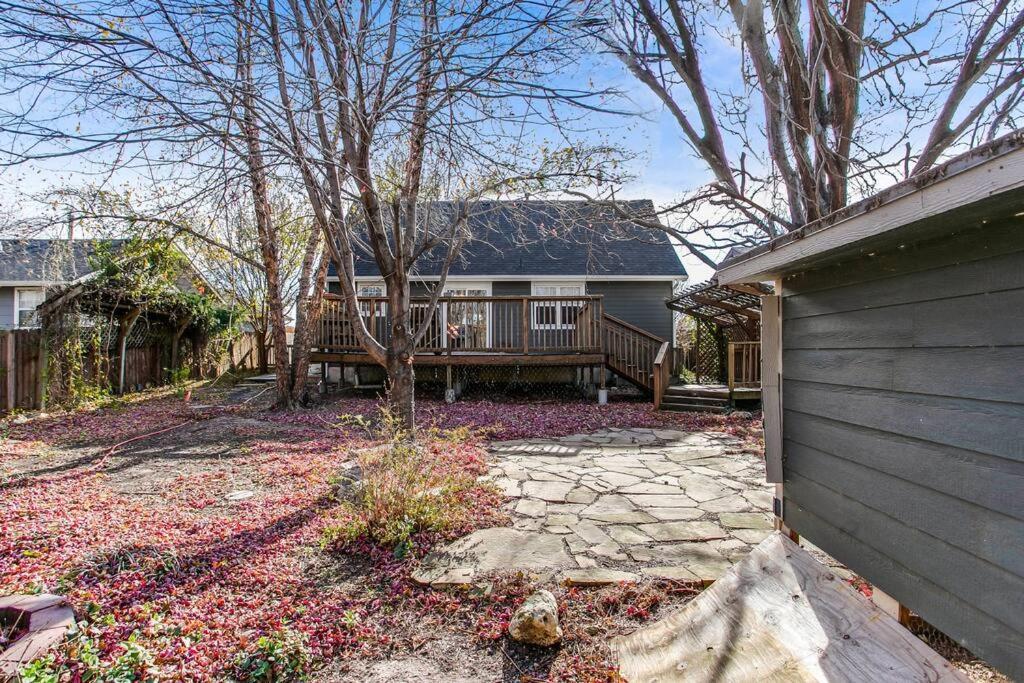 Wow! Spacious Retreat & Amazing Yard 2400+4Bd/3Bth 위치토 외부 사진