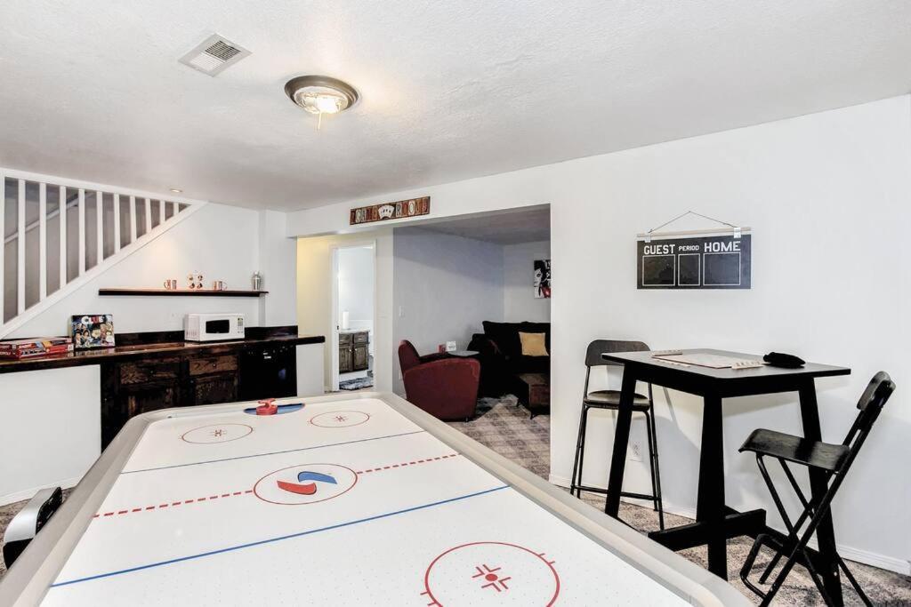 Wow! Spacious Retreat & Amazing Yard 2400+4Bd/3Bth 위치토 외부 사진